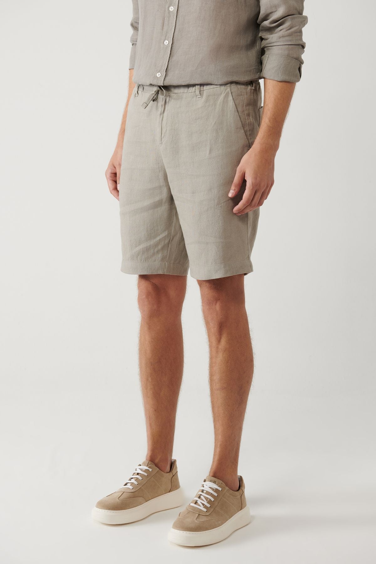 Men's Gray Waist Tire 100 %Linen Assos Short A41y3710
