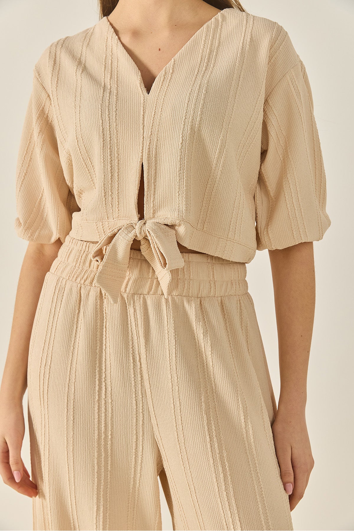 Women's V-neck Tie-Up Blouse with Loose Trousers Textured Summer Top-Top Set 9325 60281044