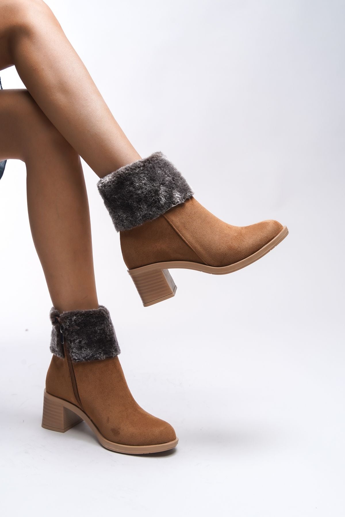 Rielradh Female Fur detailed heeled boots 0012501 Taba suede