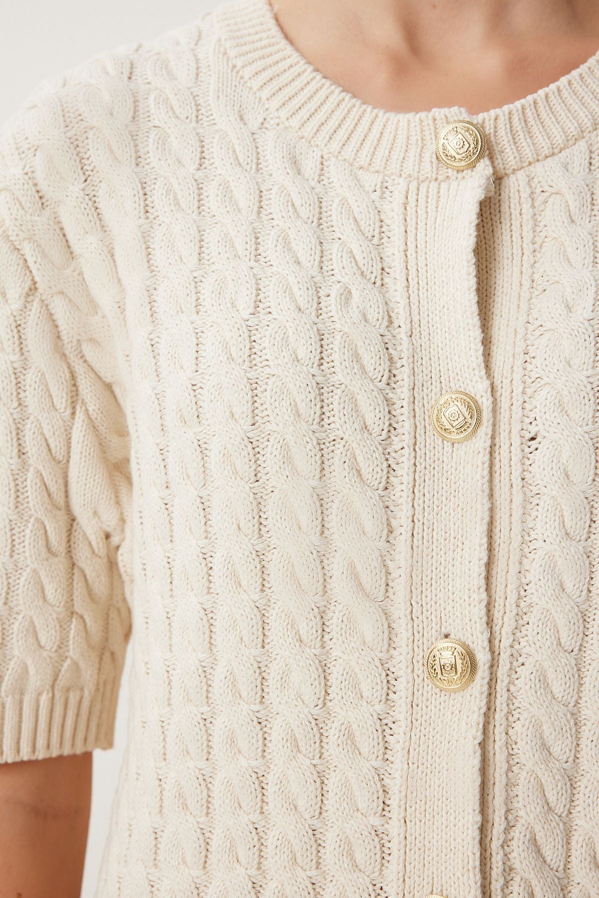 Women's Cream Bike Neck Hair Braided knitwear cardigan US00946