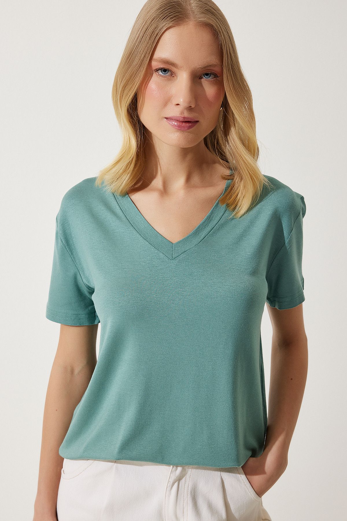 Women's Cagla Green V-Yaka Basic Viscose Knitting T-Shirt EN00613