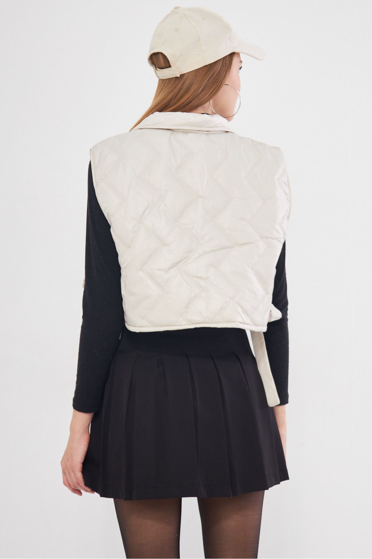 Female Beige Sides Binding Detailed Pocket Crop Vest ARM-25K025007