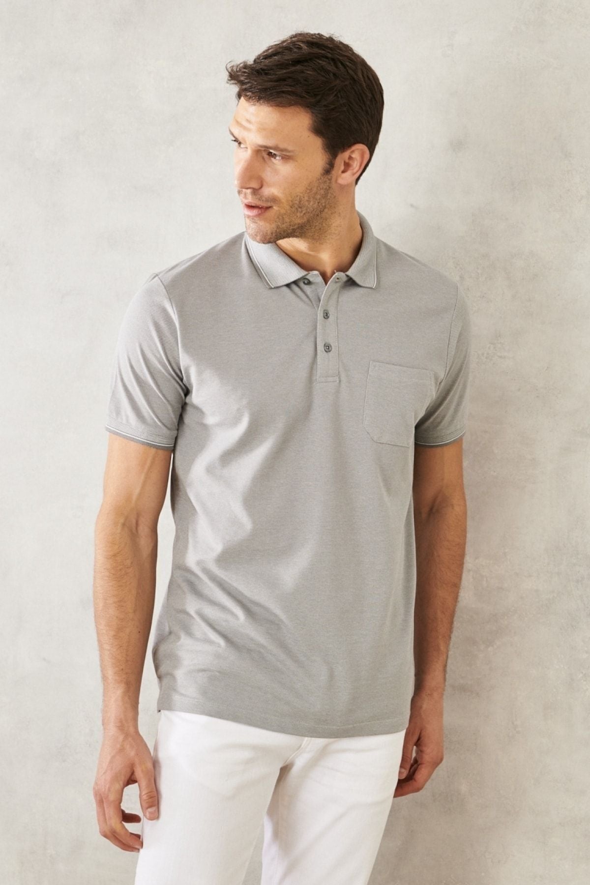 Men -drawn cotton fabric regular fit comfortable cut gray curved polo collar pocket t -shirt