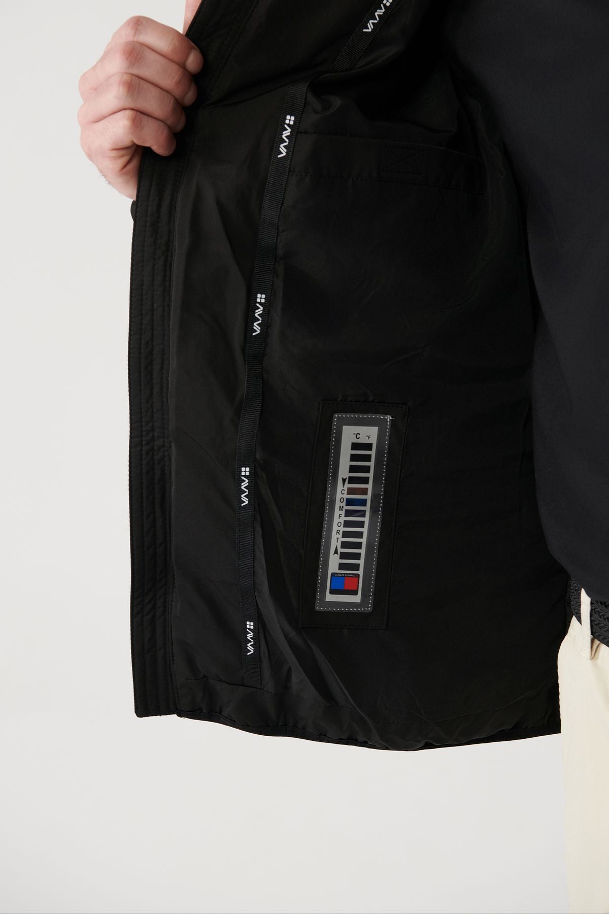 Men's Black Hopedwater Water Protector Windproof Carrying Hanger Inflatable Mont A32Y6041