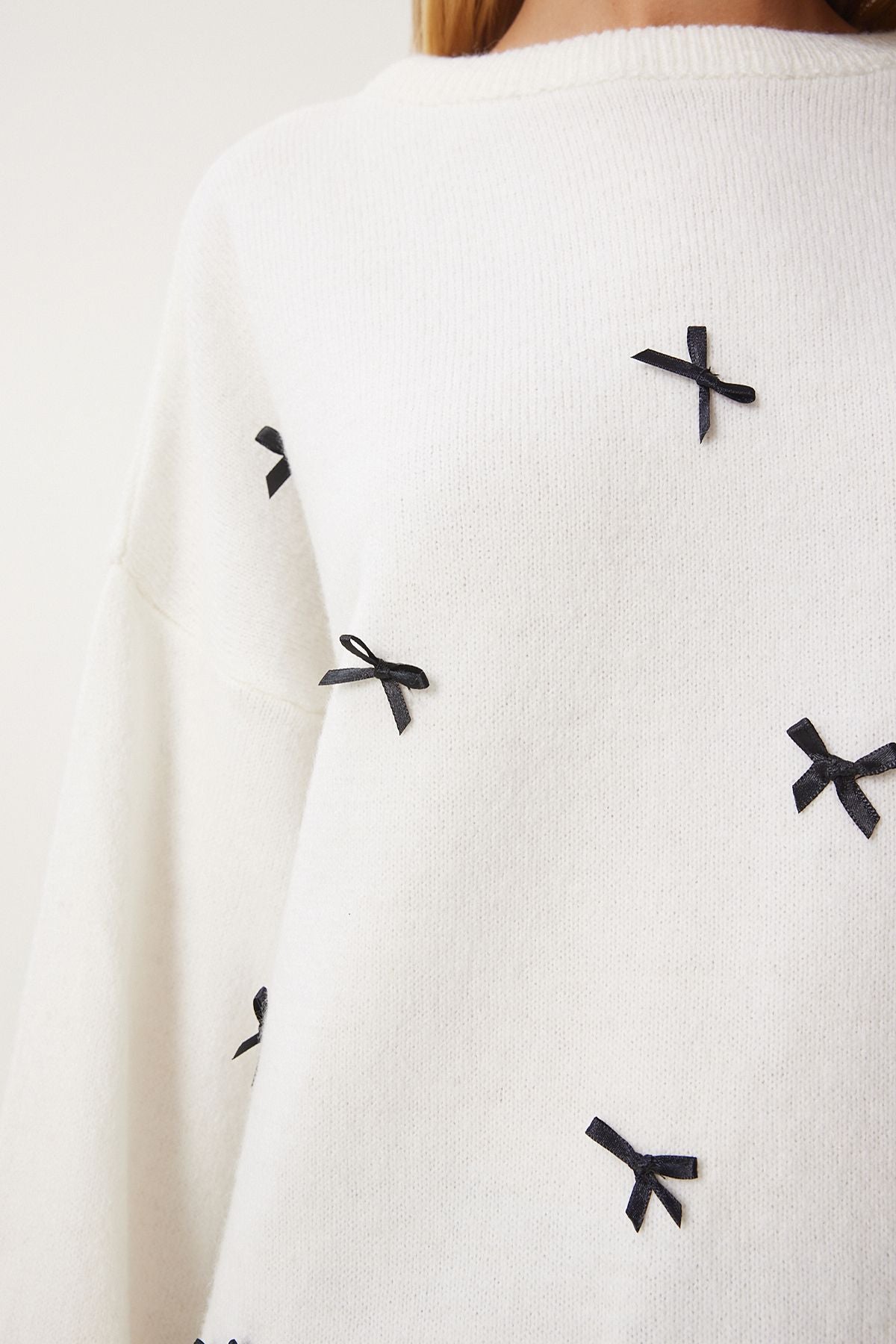 Woman Ekru Bow Detailed Oversize Knitwear Kazakh KB00042
