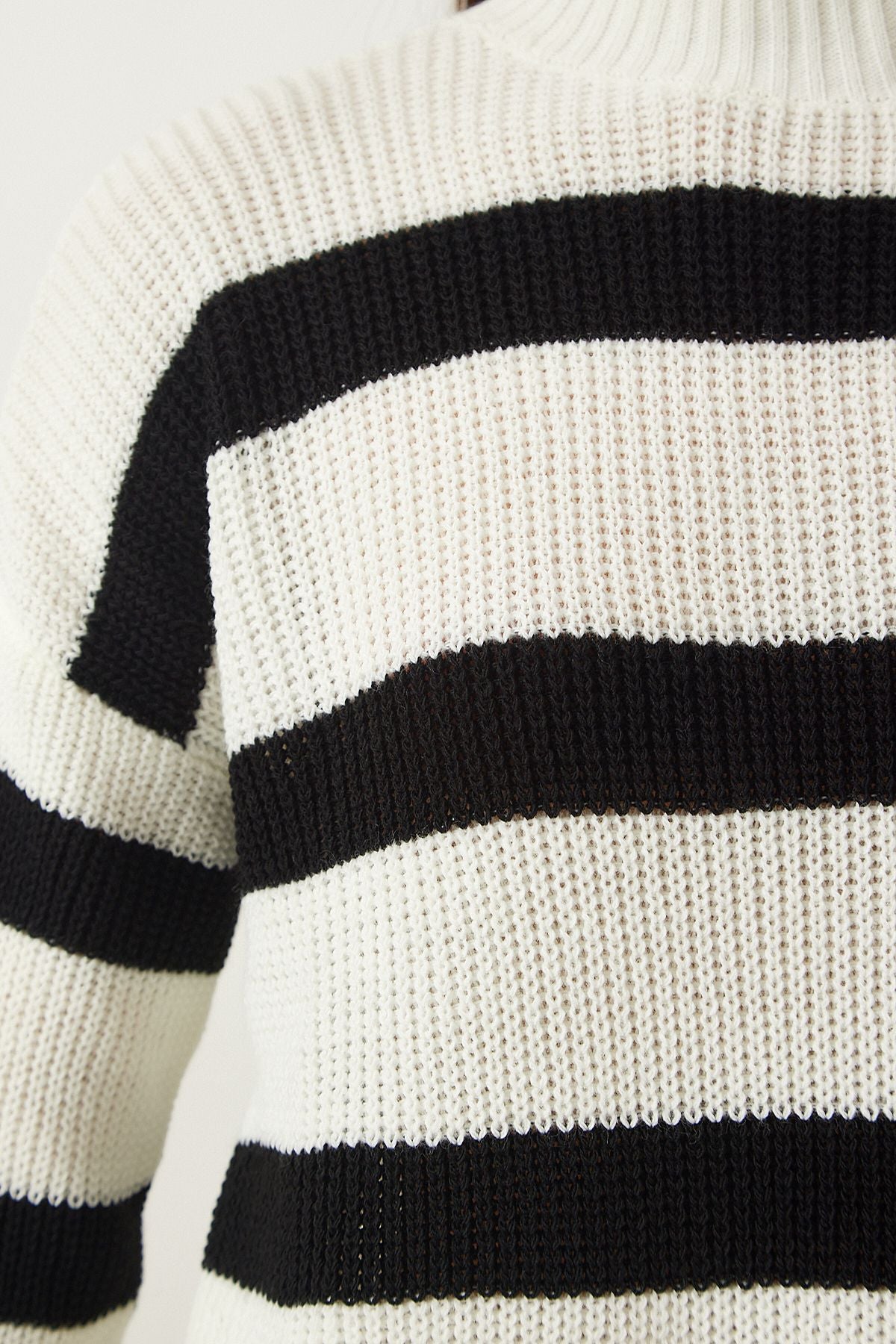 Woman Ecru upright collar striped knitwear sweater za00073