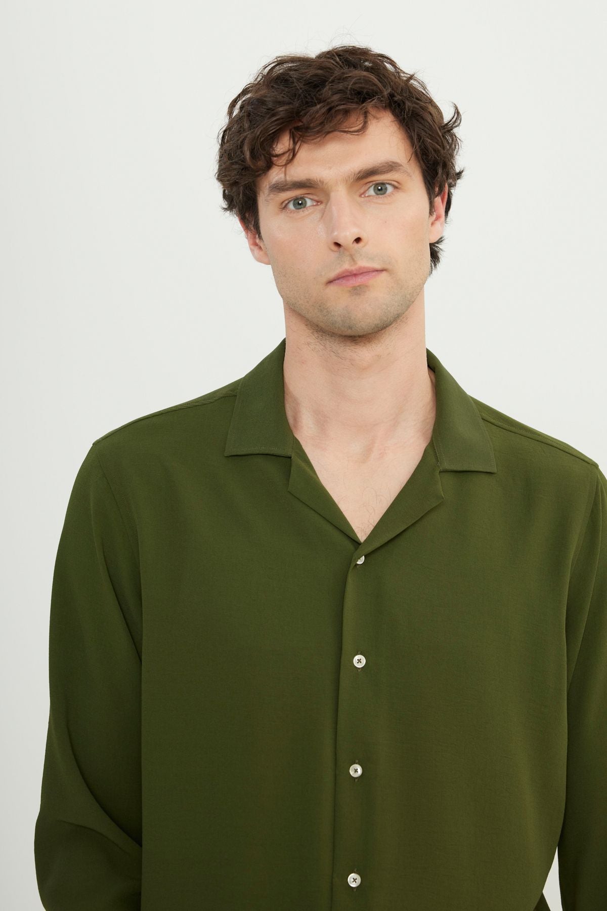 Men's Khaki Comfort Fit comfortable cut hawai collar jacquard shirt
