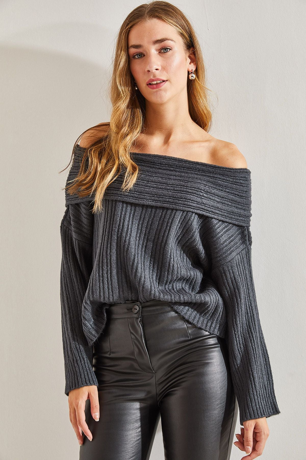 WOMEN DEGAJE BOLE Sweater