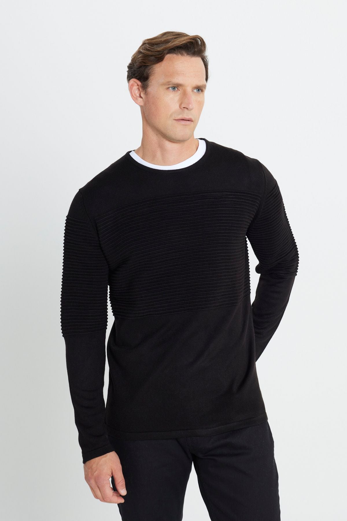 Men's black anti-pilling featured standard fit bicycle collar textured knitwear sweater