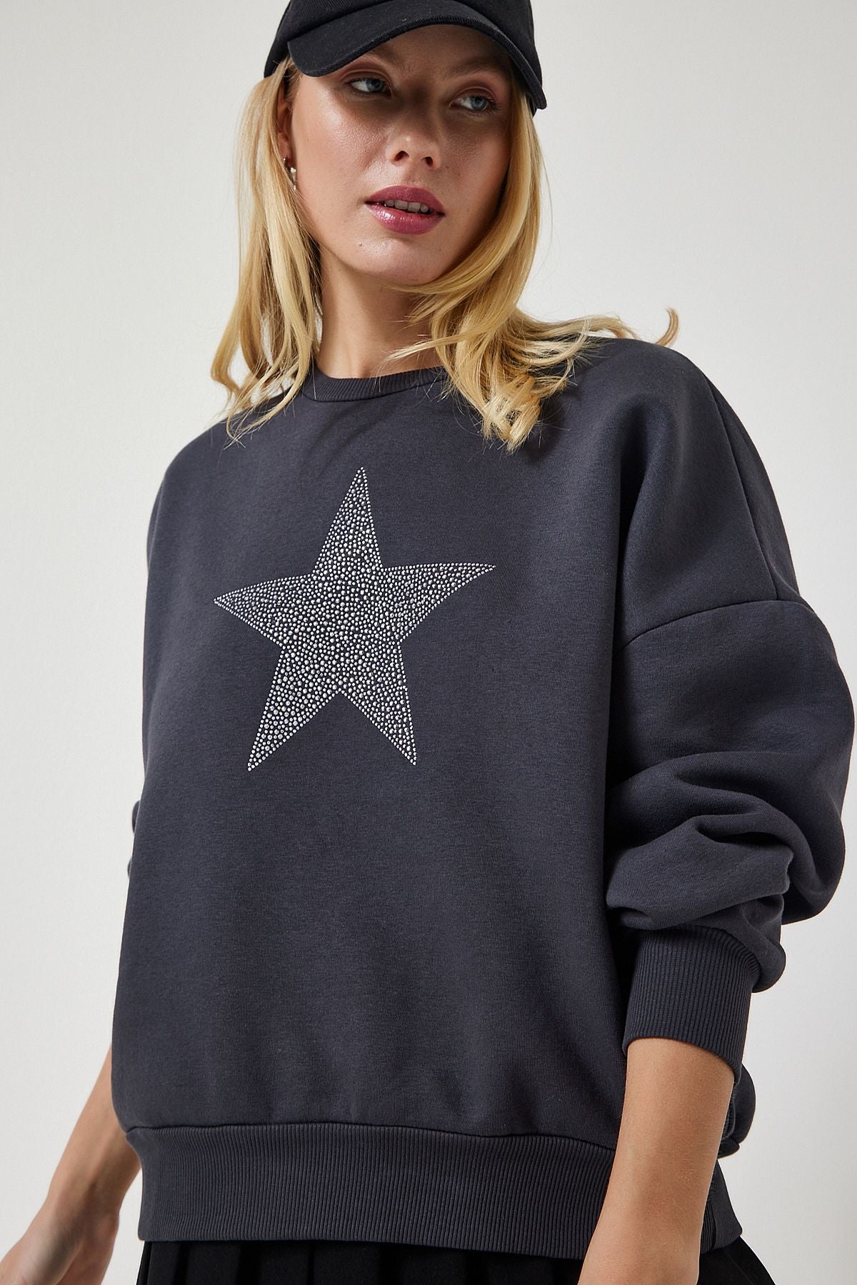 Woman anthracite star embroidered shreddon knitting sweatshirt ub00237