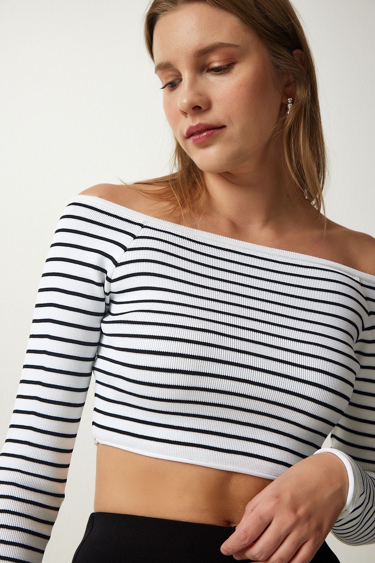 Woman White Square Collar Striped Crop blouse PF00019