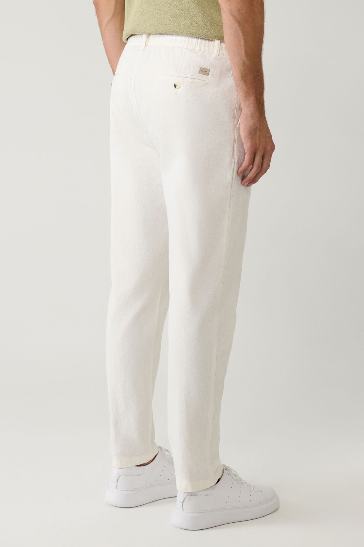 Men's broken white waist rubber linen cotton textured chino pants B003036