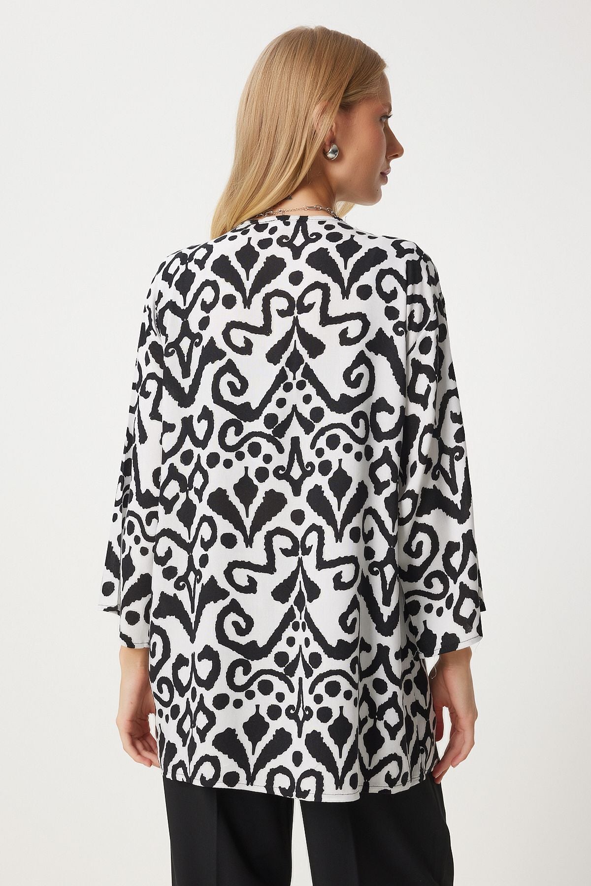 Female Black and White Patterned Viscose Kimono EN00615