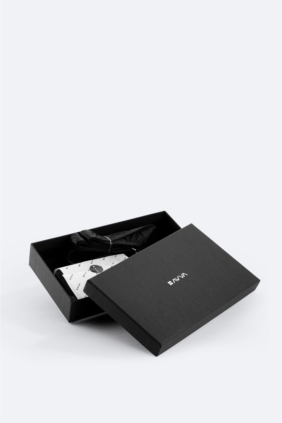 Men's Black Gift Boxed Hanger 100 %Leather Wallet B009565