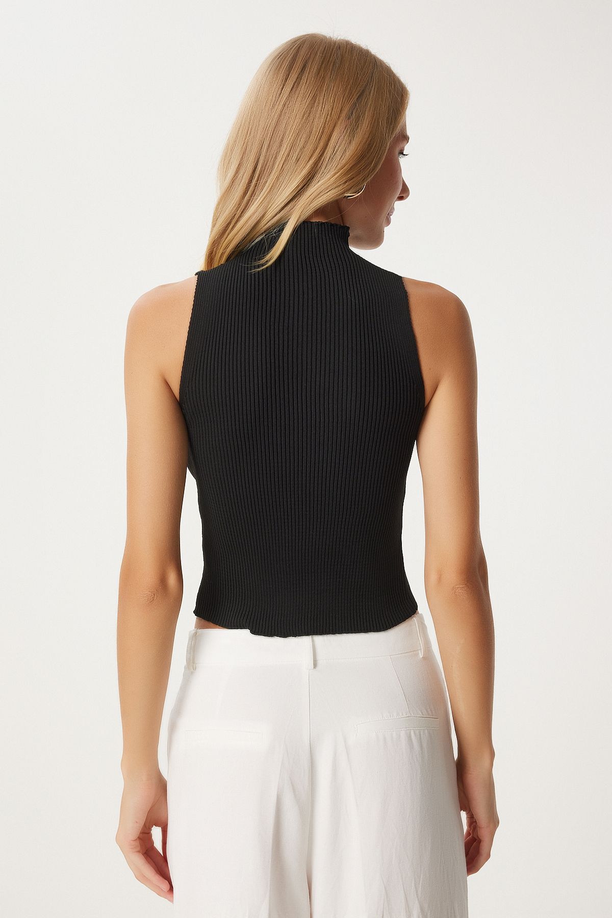 Female black half fisherman collar knitwear blouse FN03308