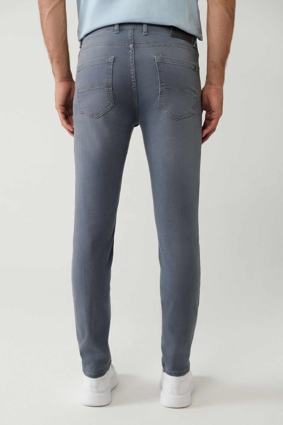 Men's Gray Obedness Washing Flexible Jean Pants A41y3512