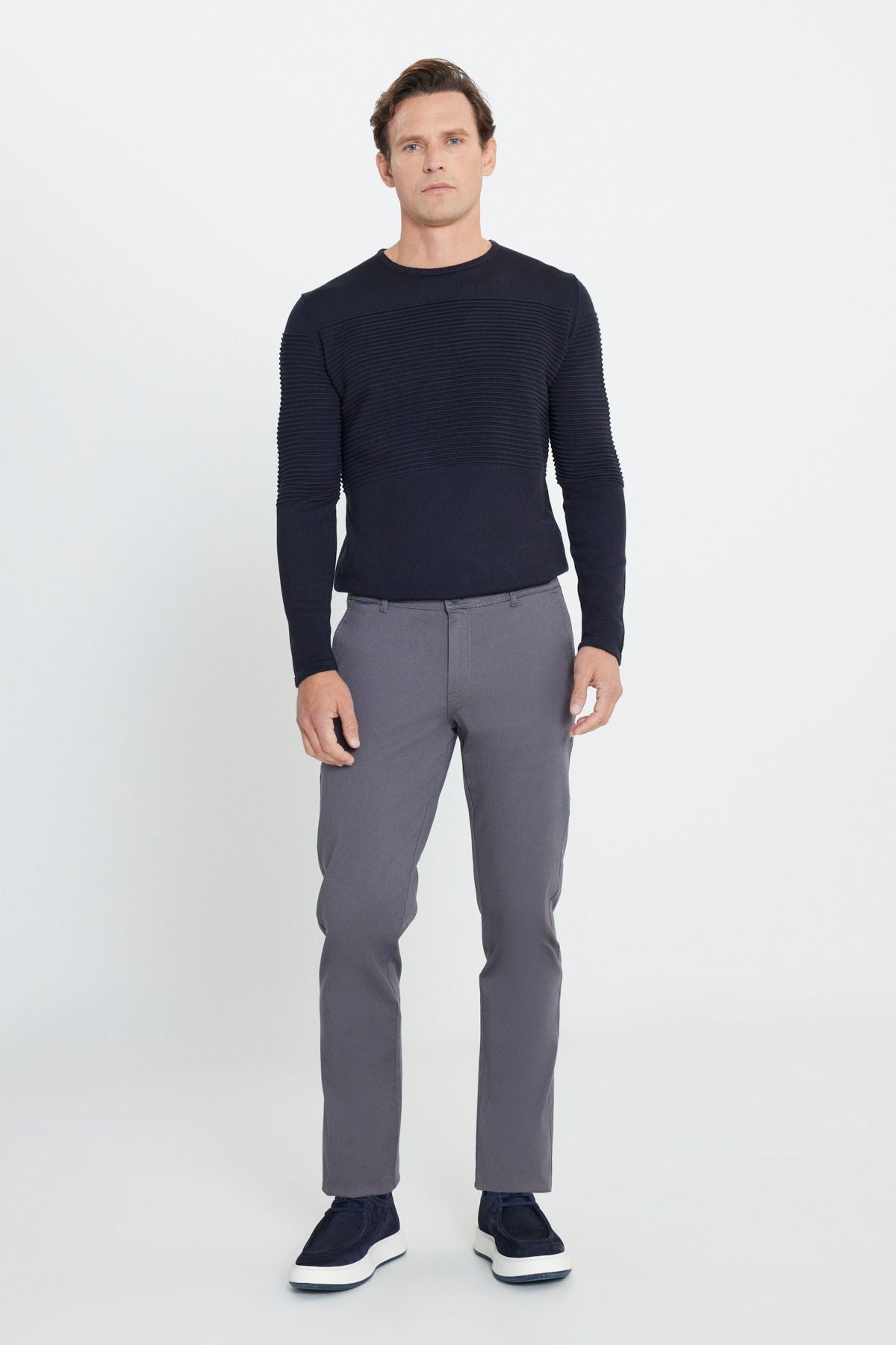 Men's anthracite slim fit narrow cut cotton flexible chino pants
