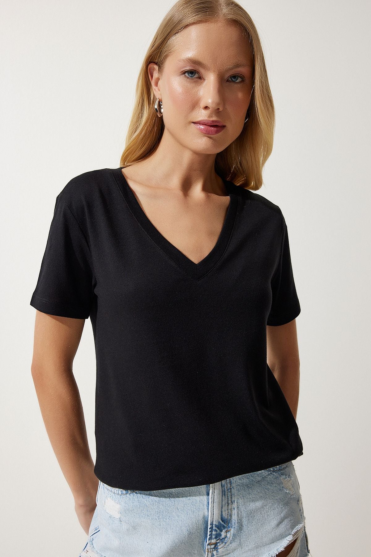 Female Black V-Neck Modal Knitting T-Shirt HW00009