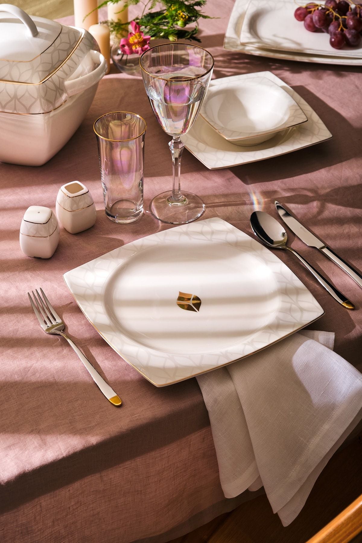 Fine Bone Golden Leaf Dinner Set 60 Piece Gold Square