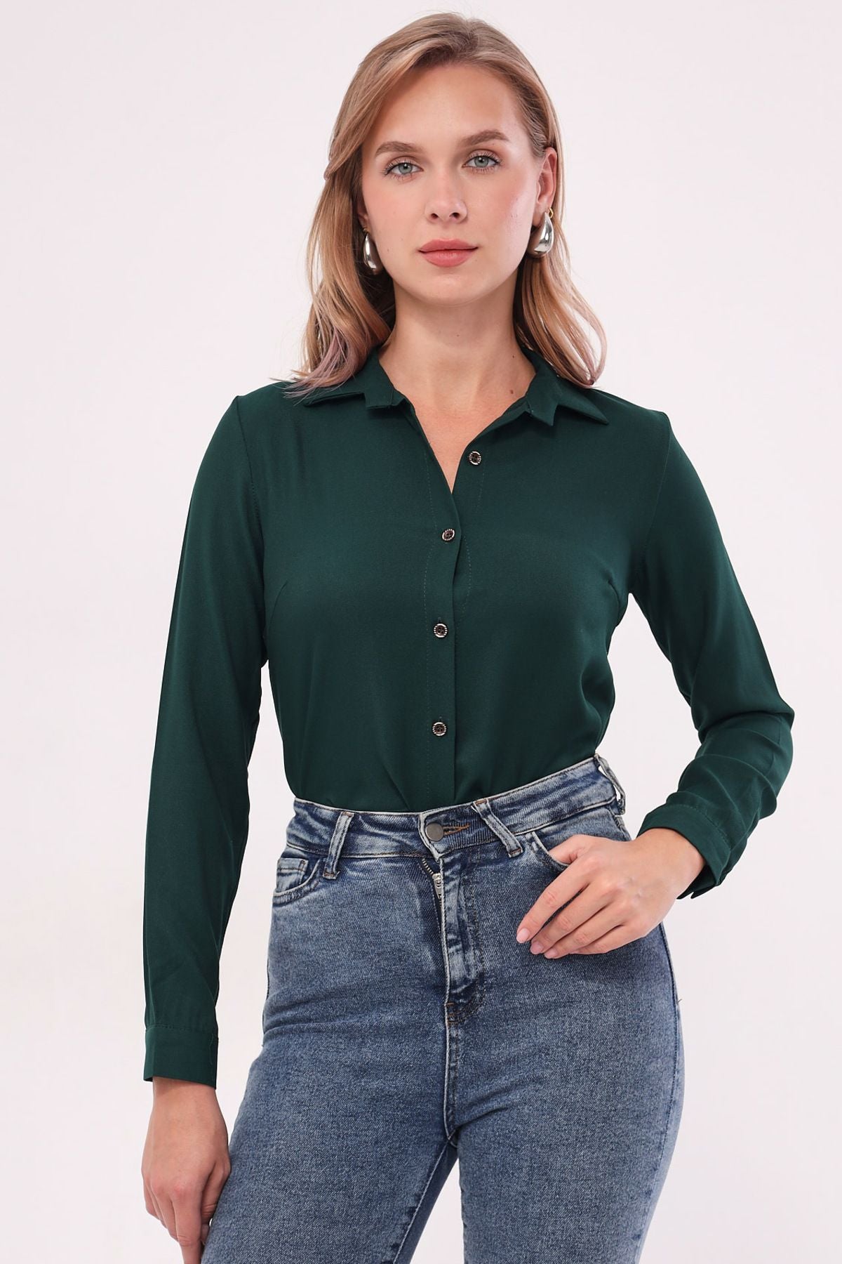 Woman Dark Green Long Sleeve Flat Shirt ARM-18Y001176