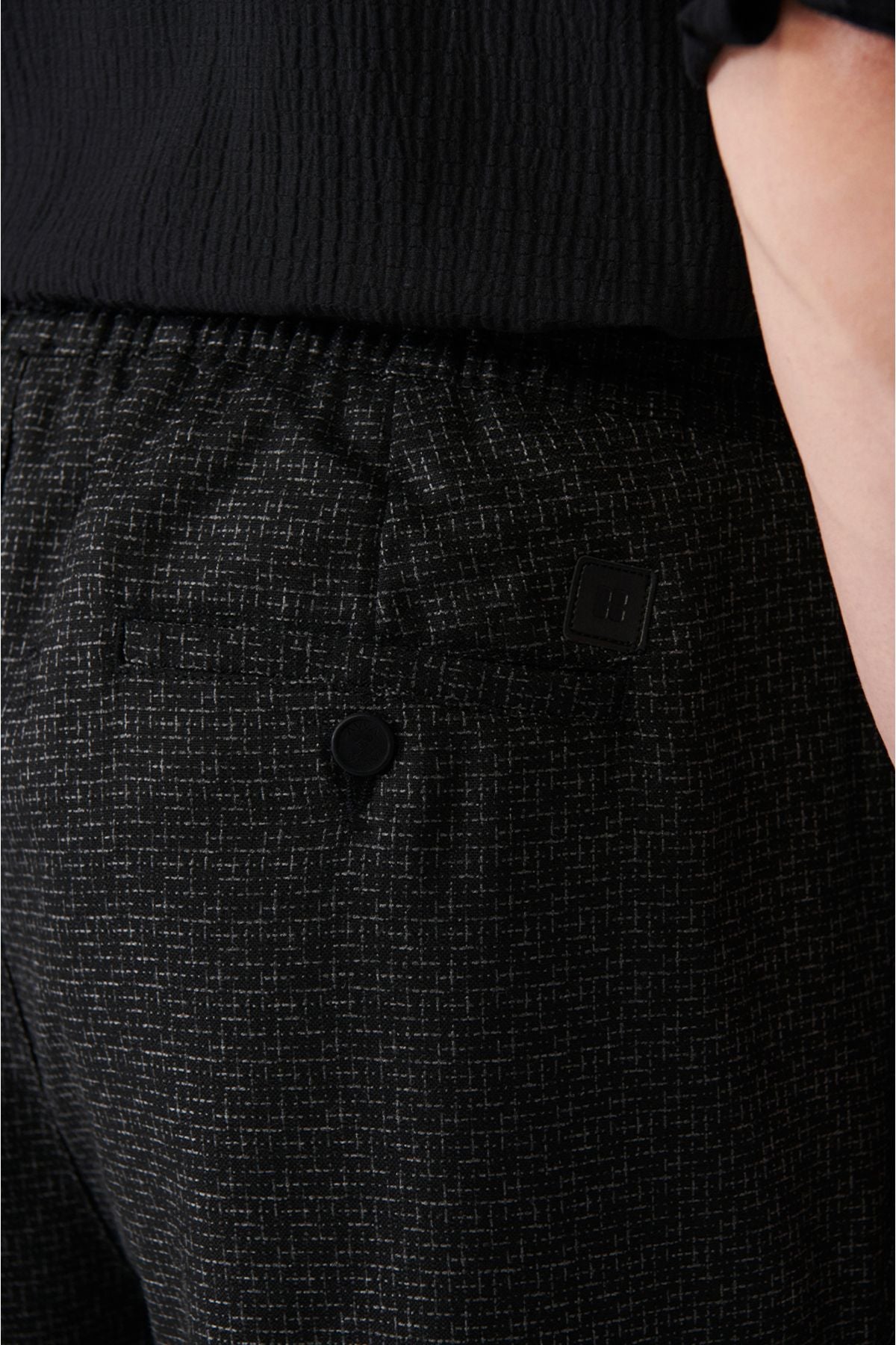 Flexible jogger pants with lace -up lace with a men's black waist A31y3008