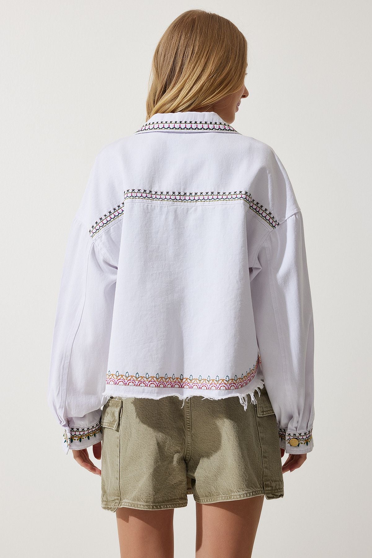 Woman White Embroidered Tasseled Oversize denim jacket sa00018