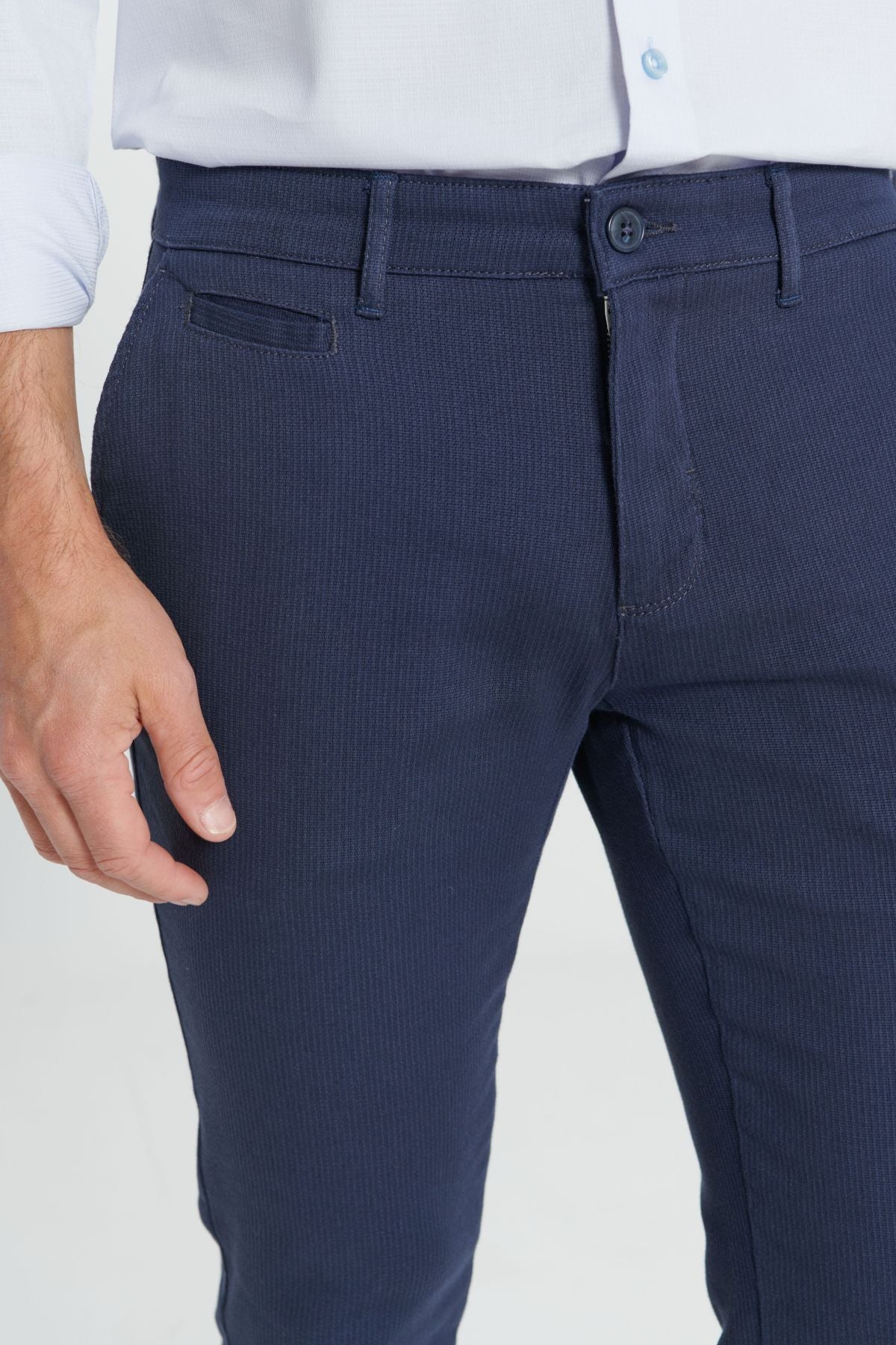 Men's navy blue slim fit narrow -cut side pocket cotton flexible pants