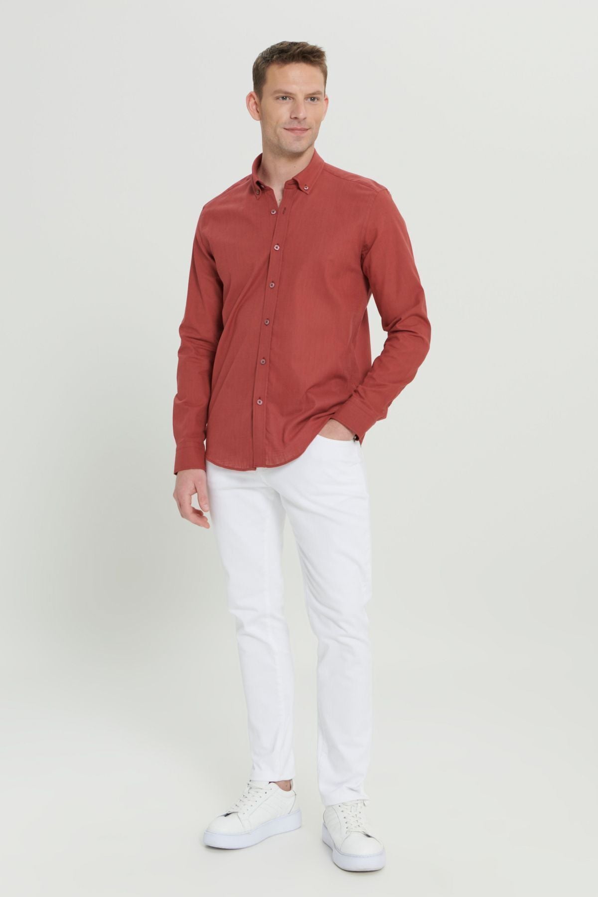 Men's burgundy 100 %cotton breathing fabric pennant Oxford slim fit button collar shirt