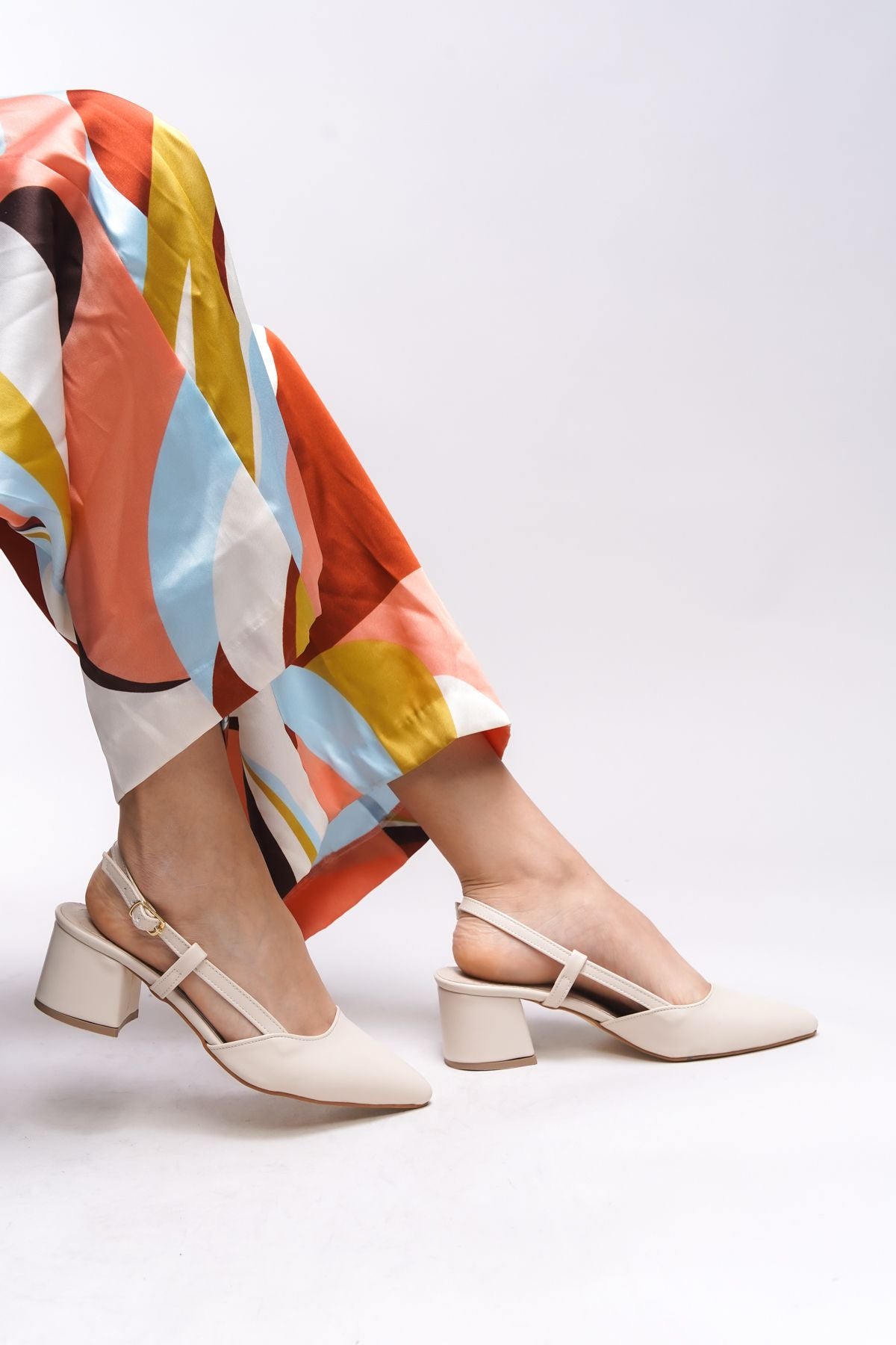 Sephdelia Behind the Back of Woman Light Nose Thick Heels Shoes 0012425 skin skin