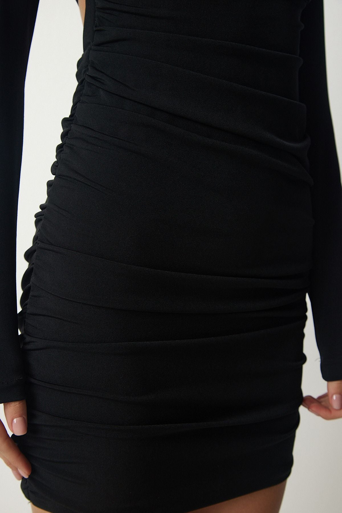 Female black waist low -fired sandy dress yk00074
