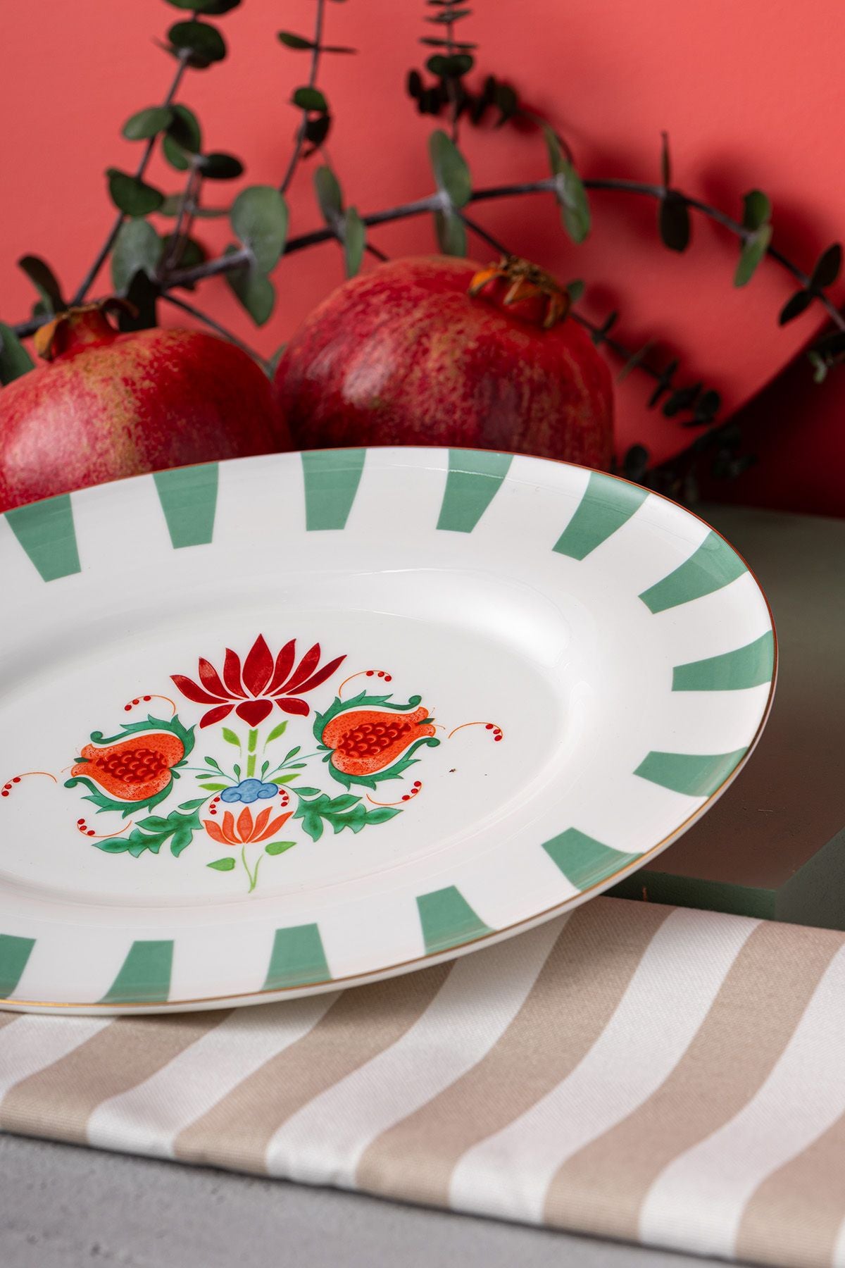 Istanbul Porcelain Pomegranate Fine Bone Bone Plate Green 26 cm