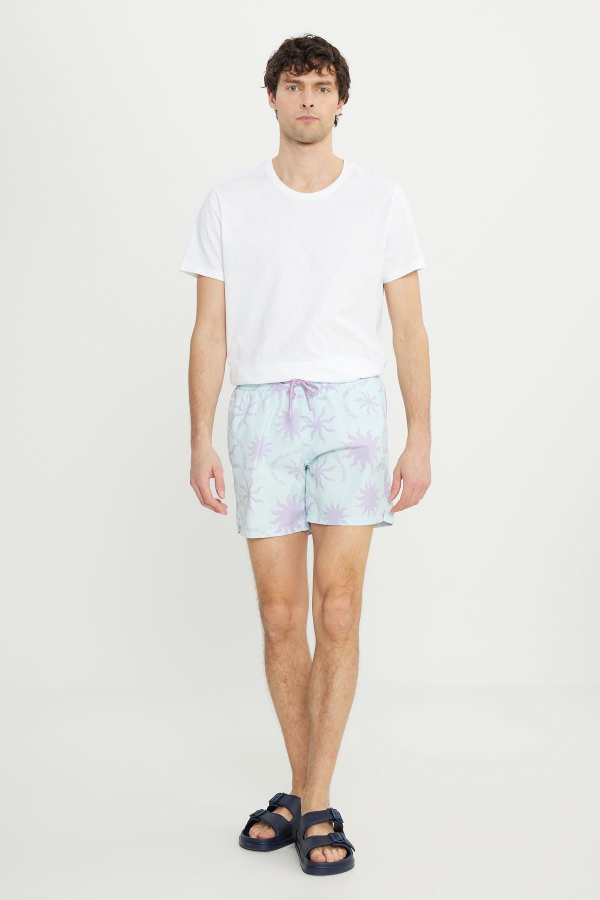 Normal cutting pocket quickly dry patterned swimsuit sea shorts purple