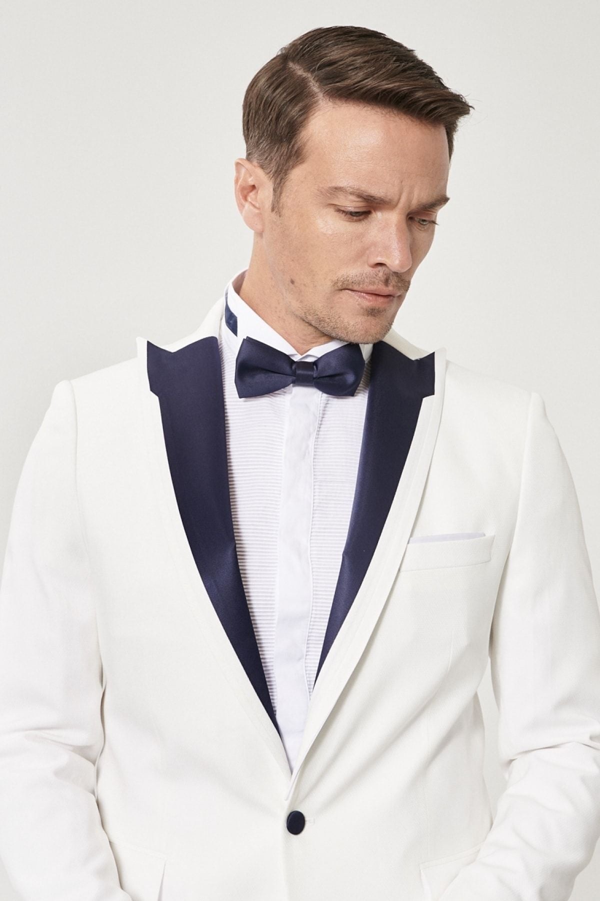 Men's slim fit narrow cut off collar patterned tuxedo grooming