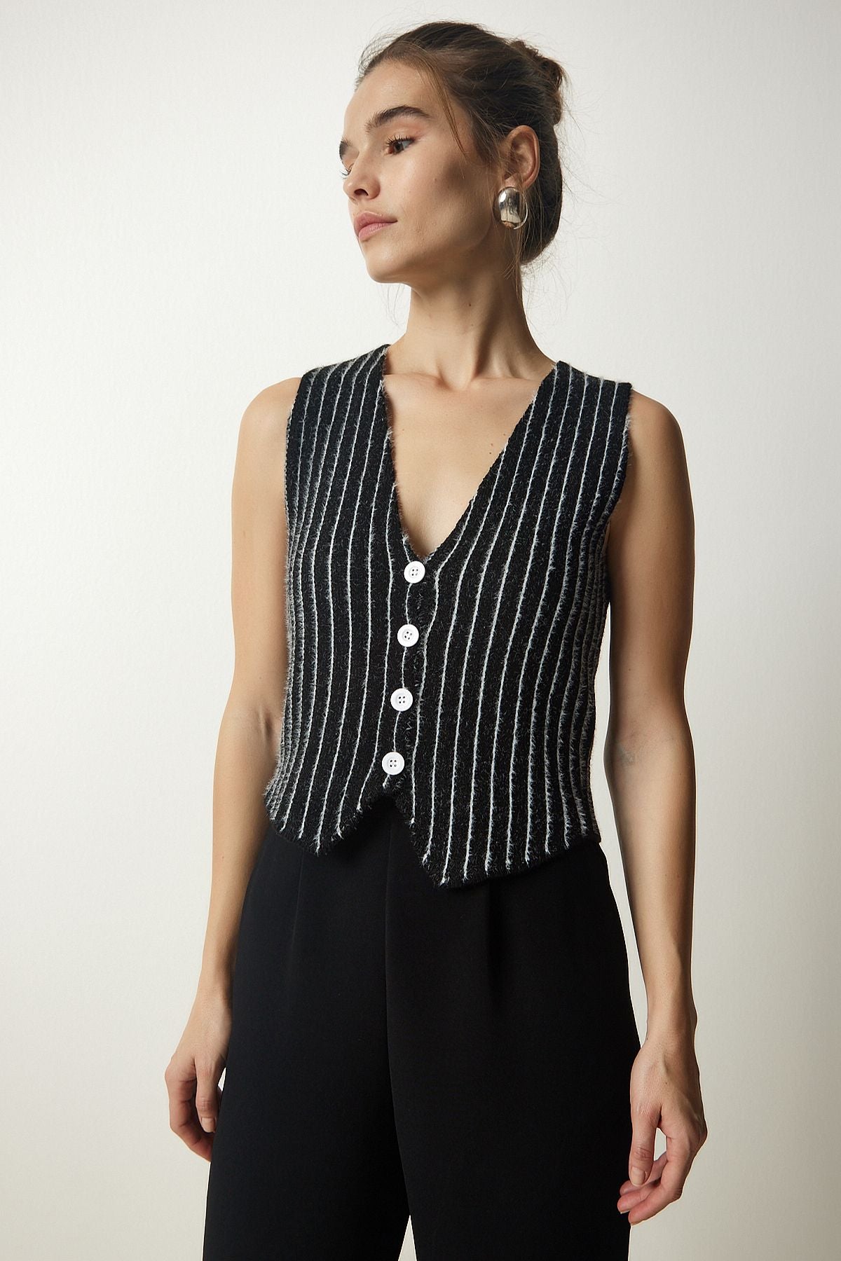 WOMEN BLACK striped Reddon Knitwear Vest WF00058