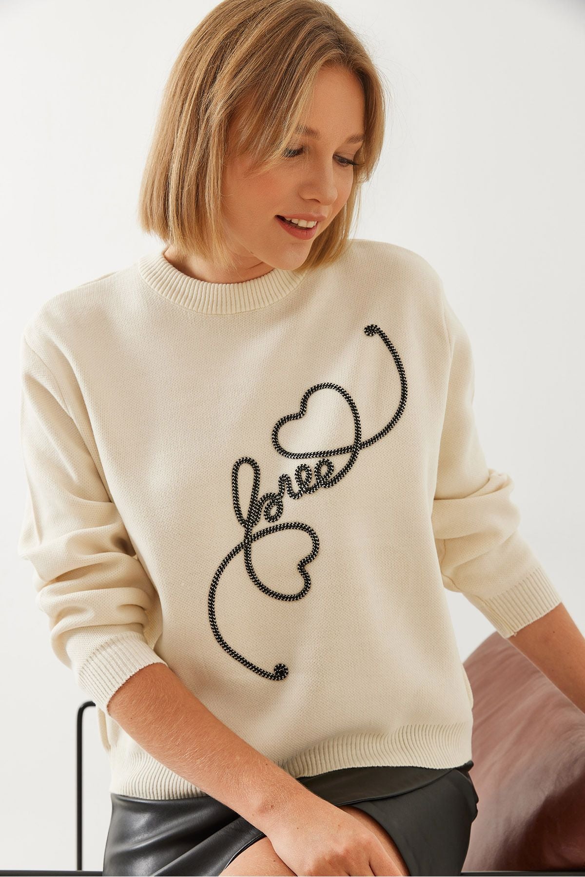 Woman Love Heart Embroidered Knitwear Sweater 14318 60351158