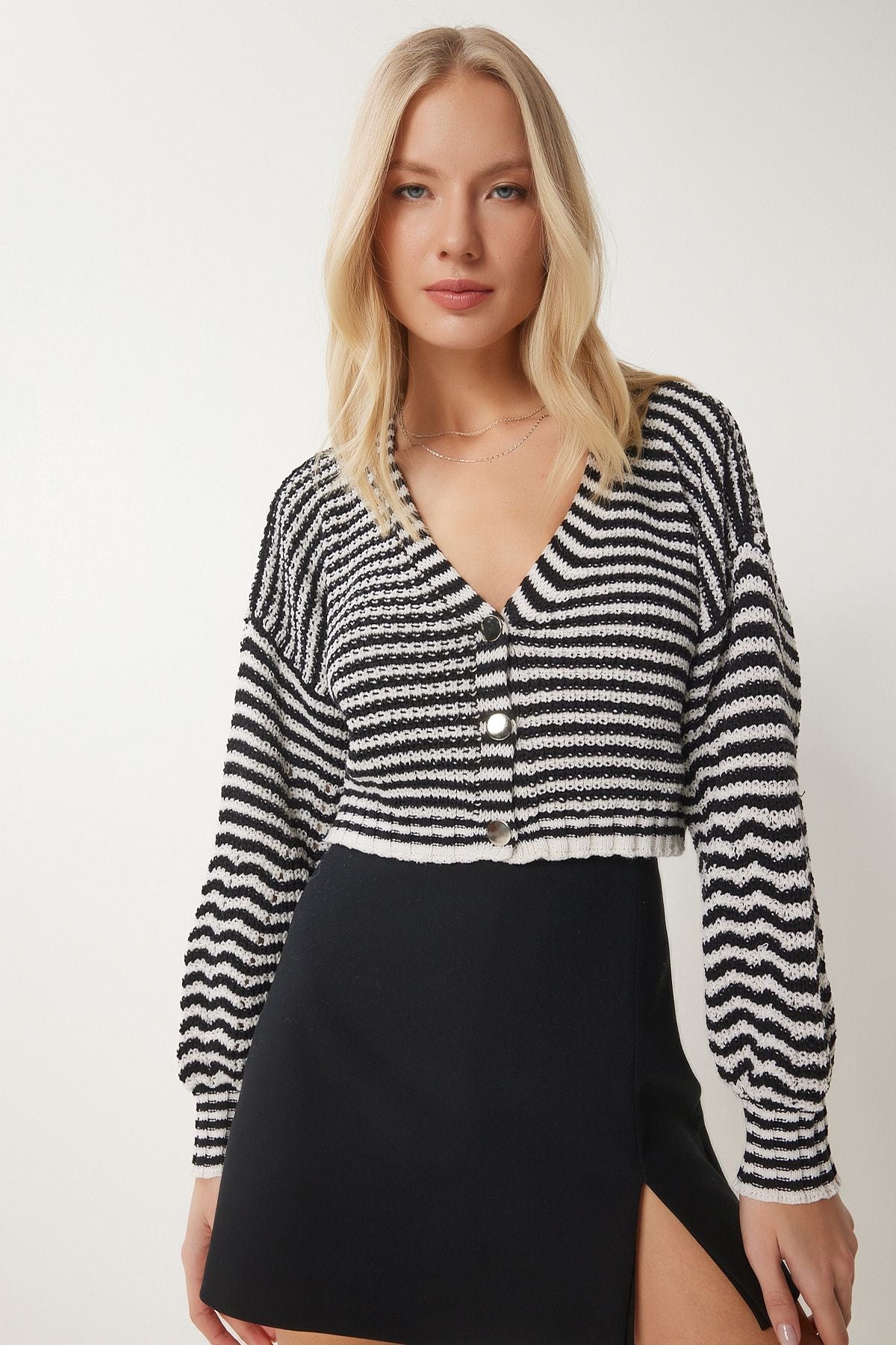 Female Black Cream Outlet button Crop Knitwear Cardigan AN00178