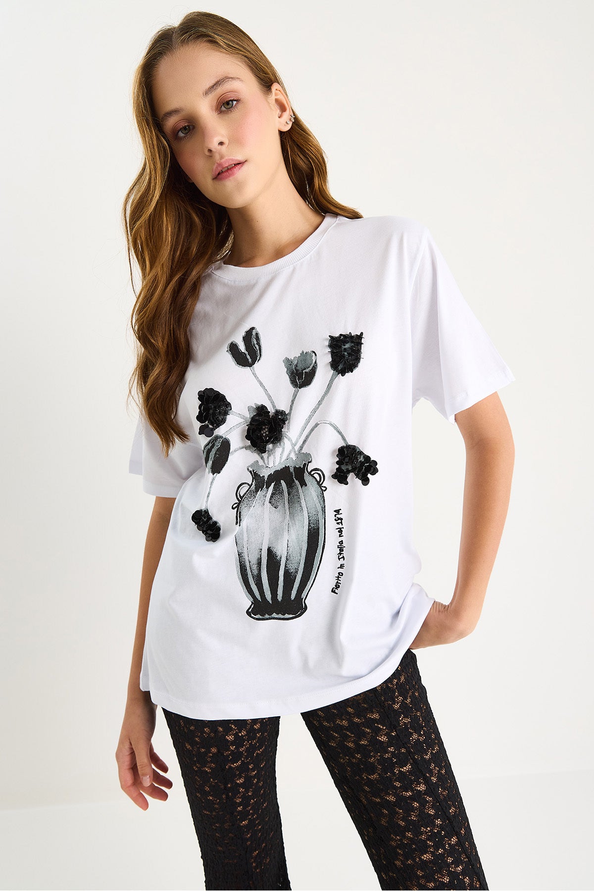Women's Crew Neck Short Sleeve Floral Printed Sequin Detailed T-Shirt 60602021