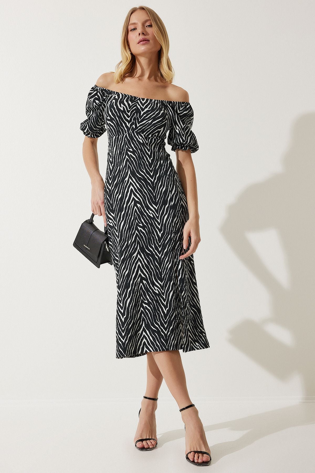 Woman Black Elastic Carmen Yaka Summer Dress MC00172