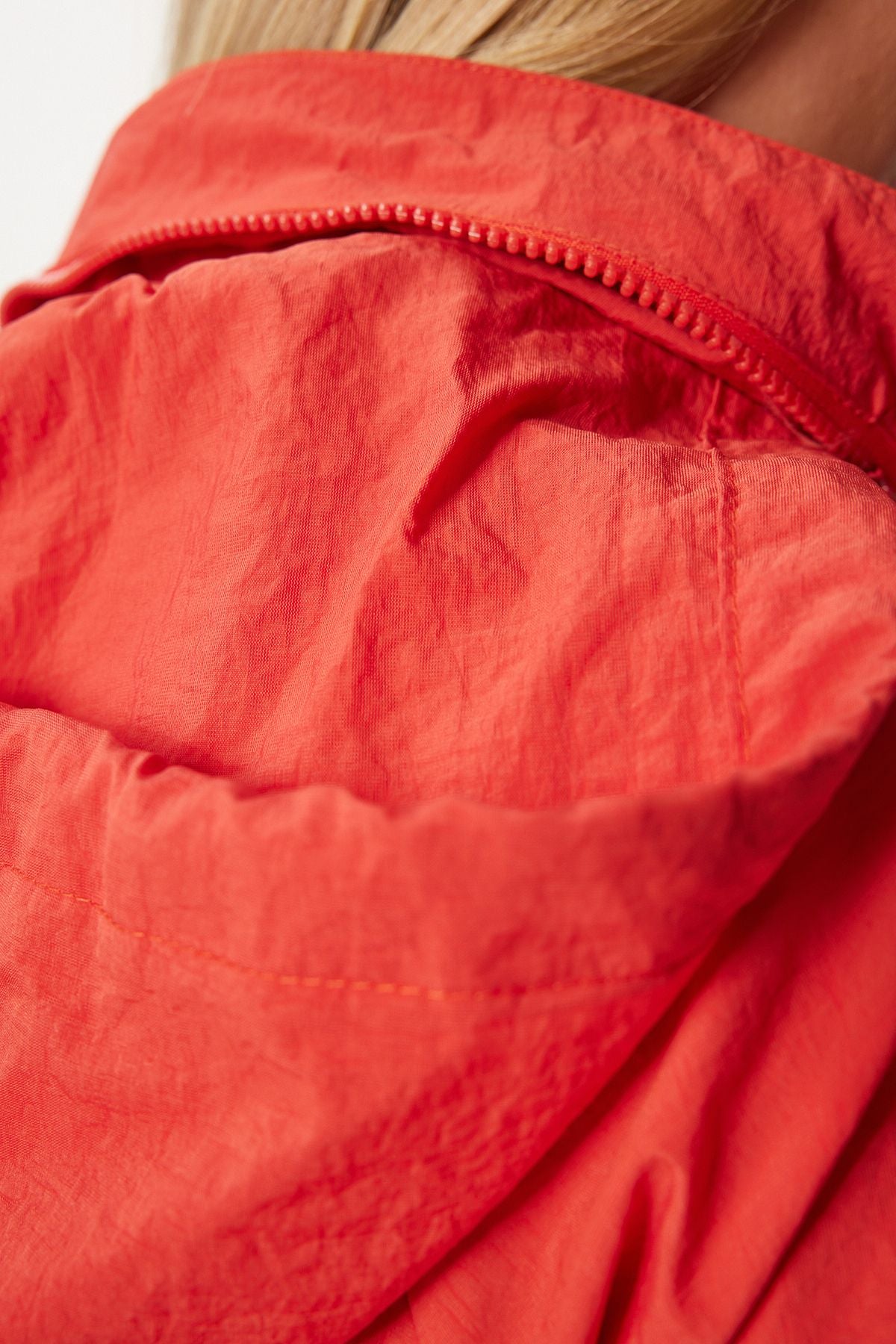 Woman Red Hopeding Seasonal Parachute Trench Coat WF00086