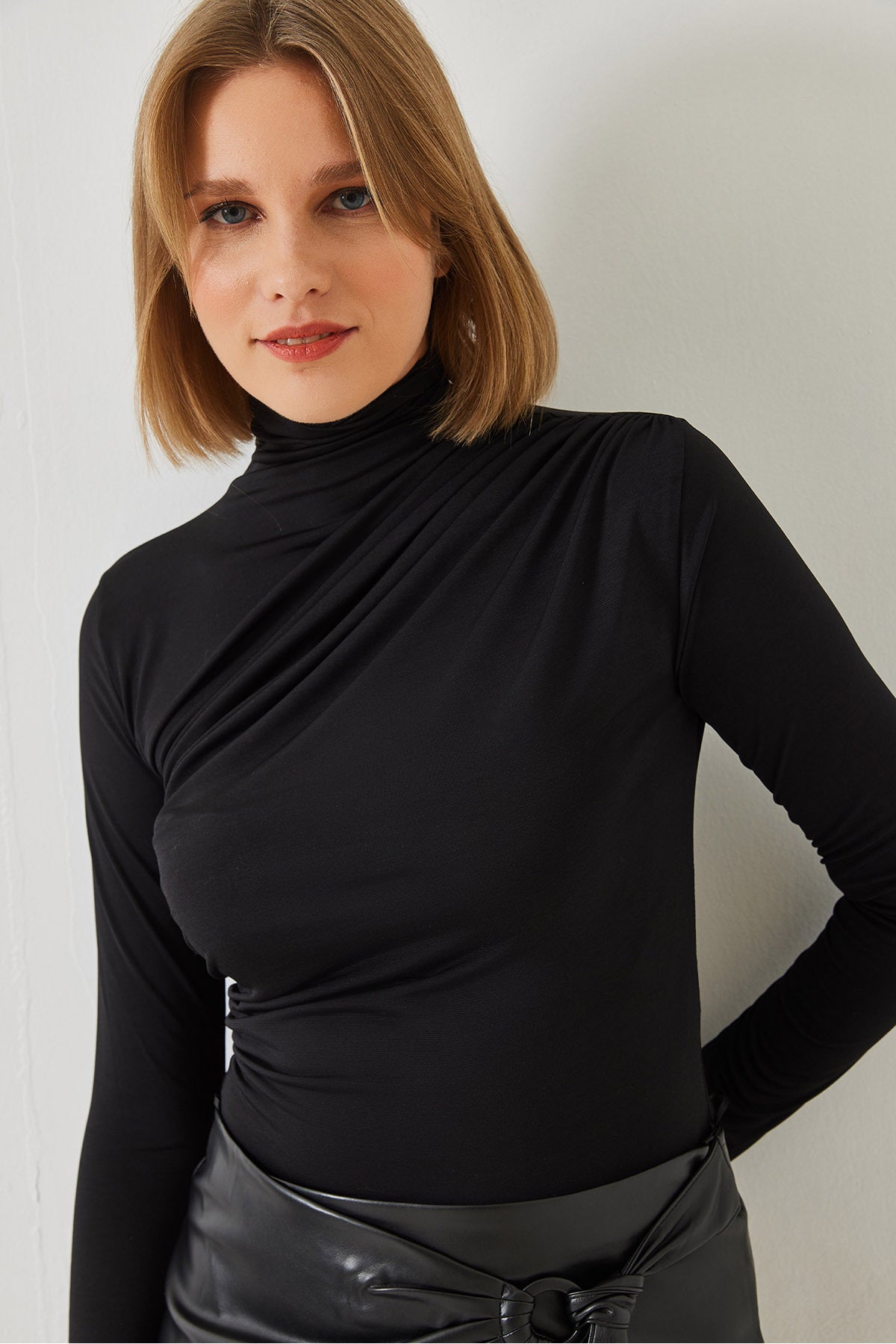 Women's Turtleneck Patterned Blouse 358-1 60351141