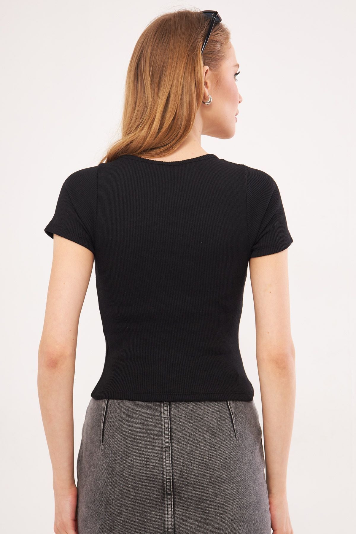 Female black bike collar short sleeve wick blouse ARM-24Y133006