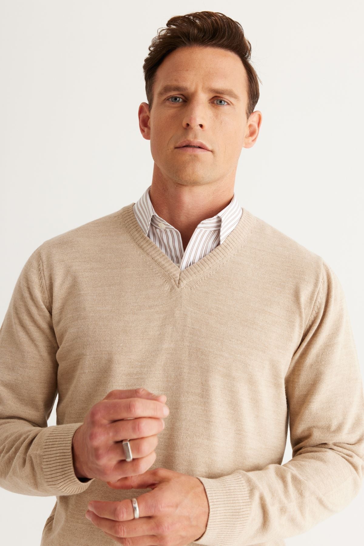 Men's Beige Flashing Anti-Pilling Standard Fit Normal Cut V-Neck Knitwear Kazakh