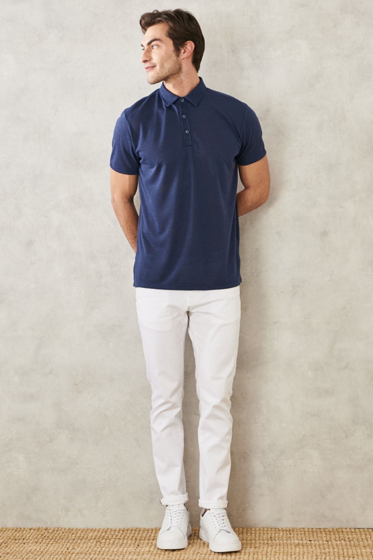 Men's navy blue slim fit narrow cut polo collar flat casual T -shirt