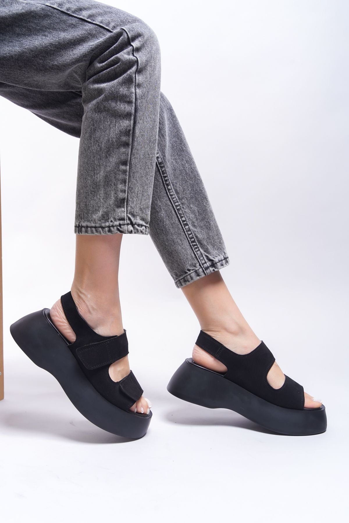 Olnesari Woman Sandals 0012804 Black Suede