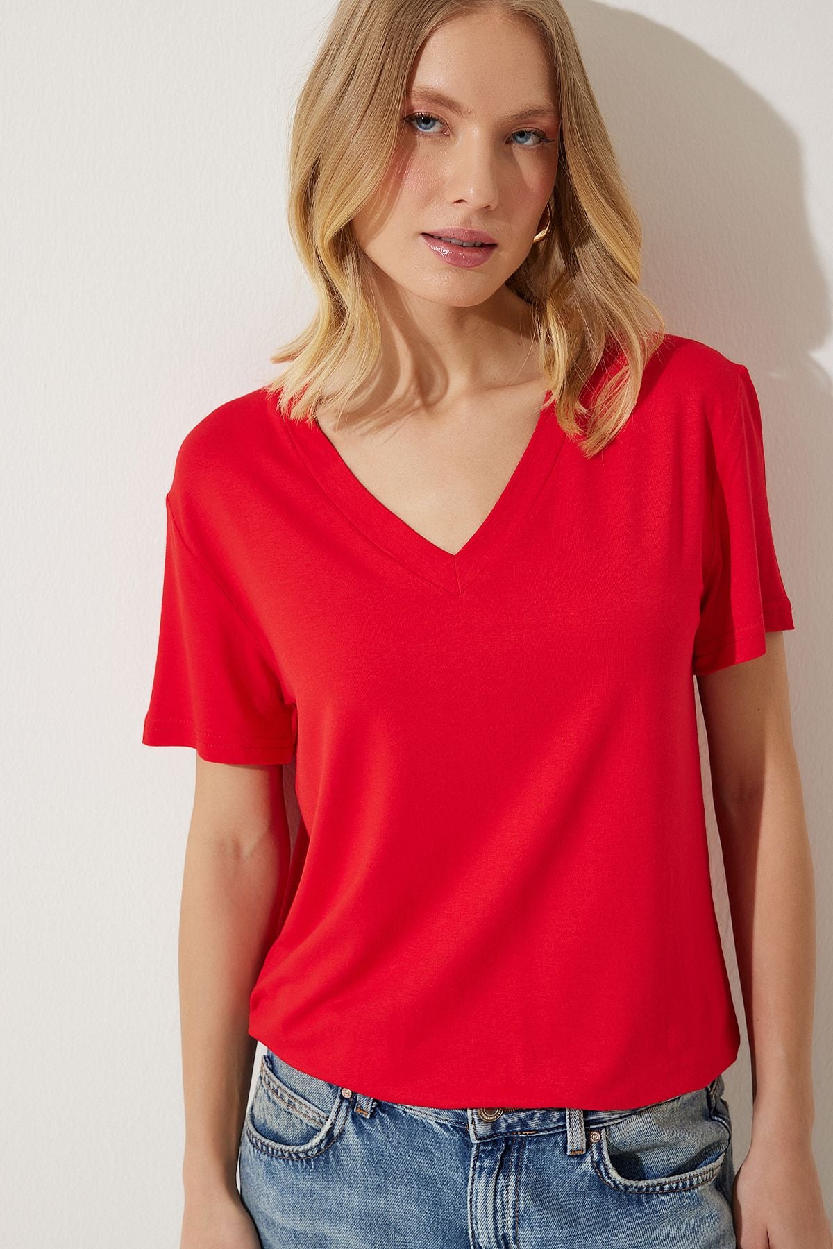 Woman Red V-Neck Basic Viscose Knitting T-Shirt EN00613