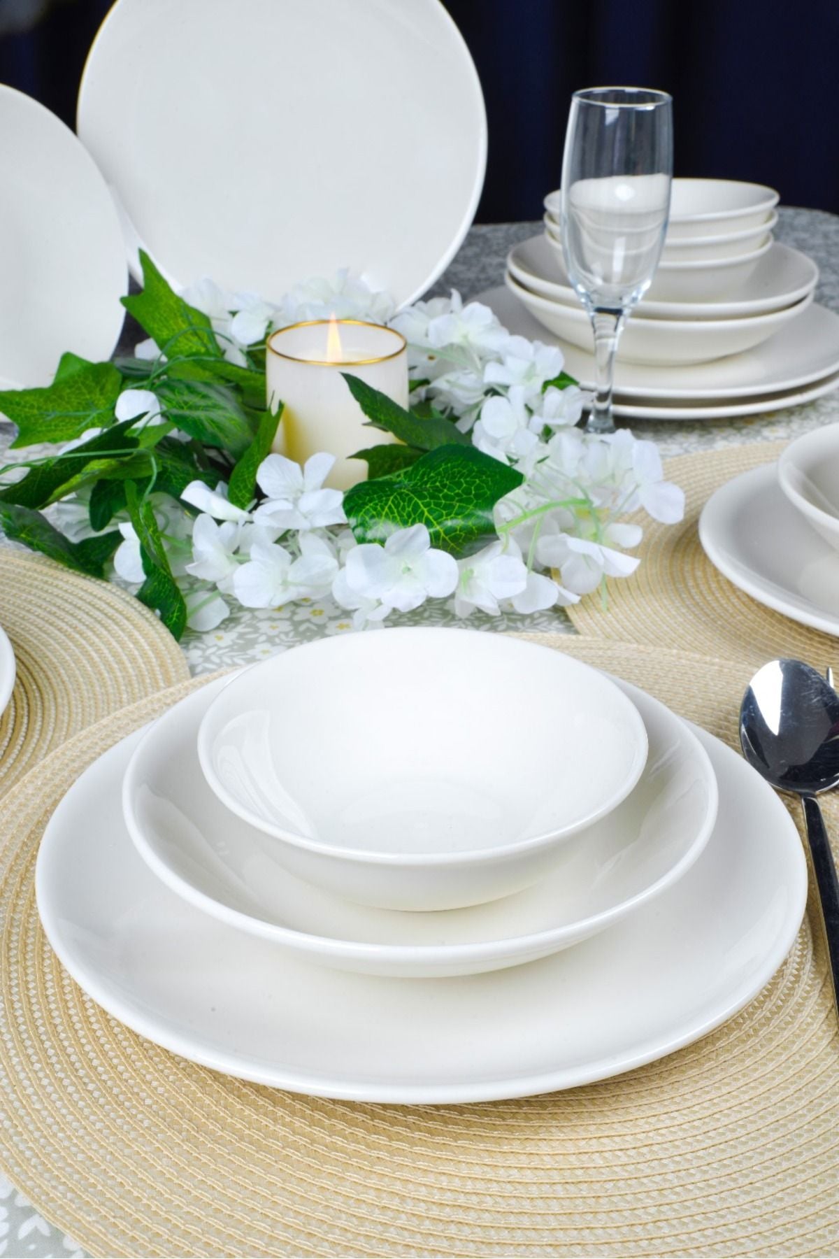 Dream 18 Piece Porcelain Dinner Set for 6 people