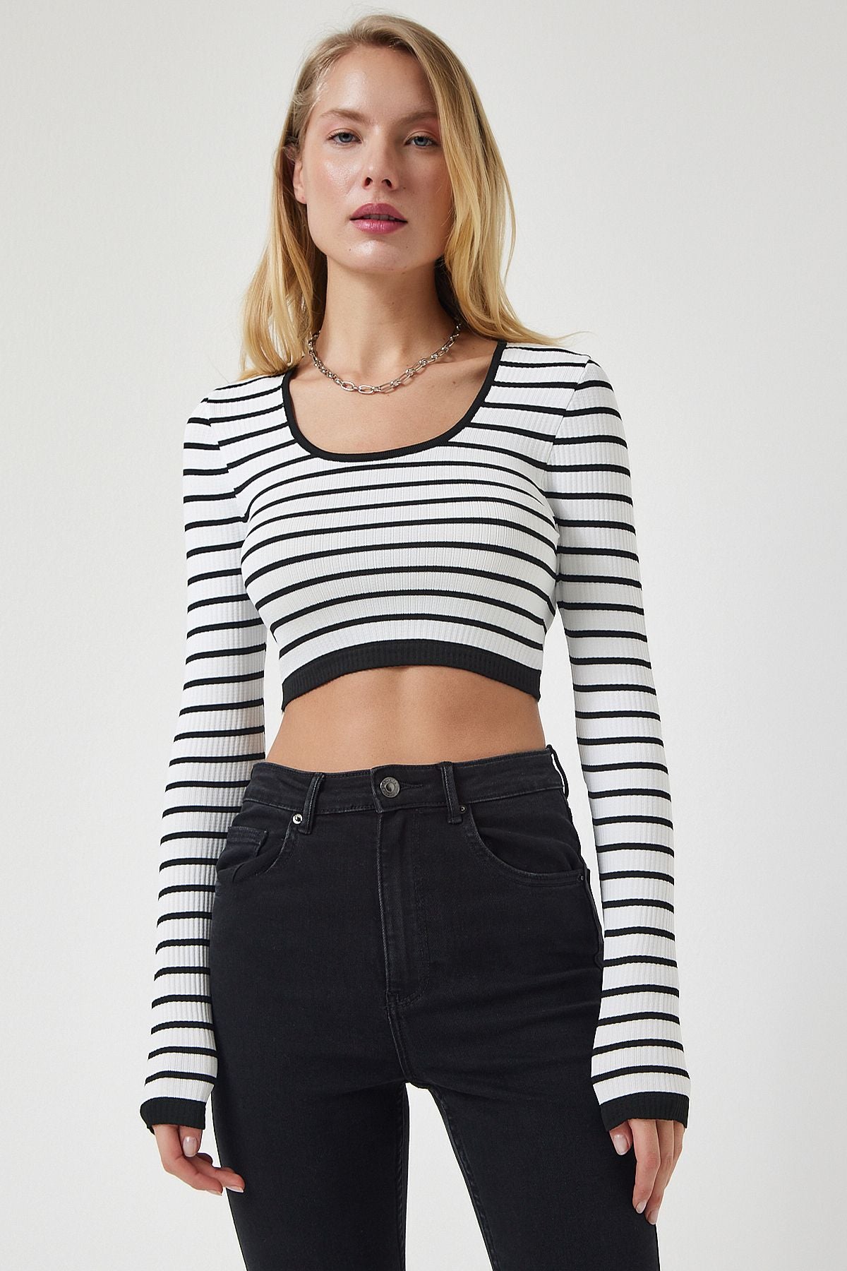 Woman White Striped Crop Triko Blouse PF00067