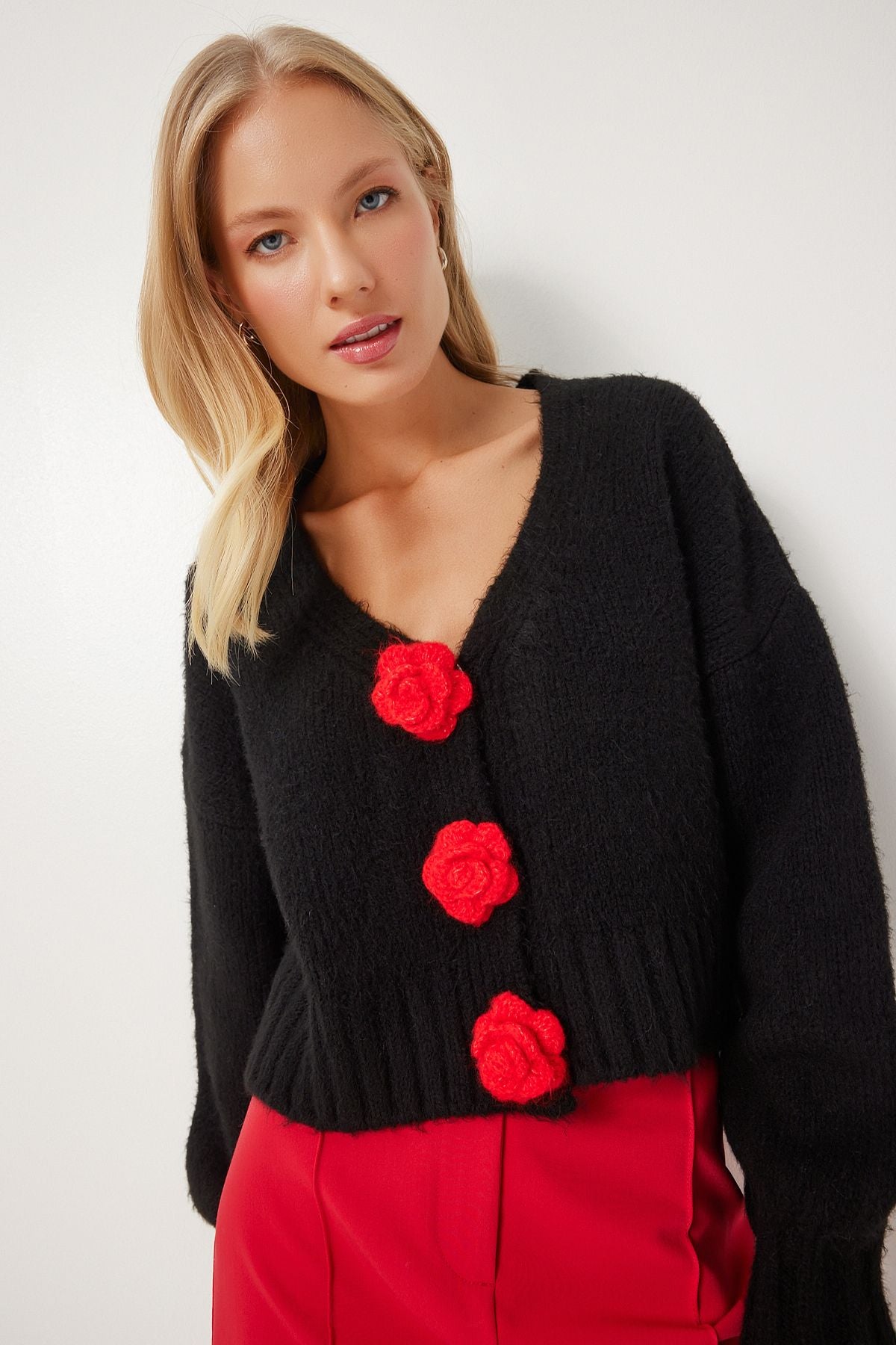 Female black pompom flower detailed knitwear cardigan pf00089