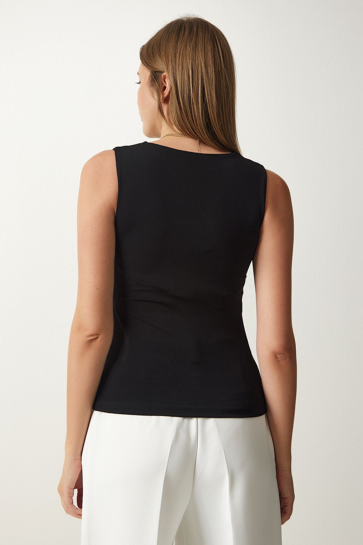 Female Black Sleeveless Sandy Blouse MC00223