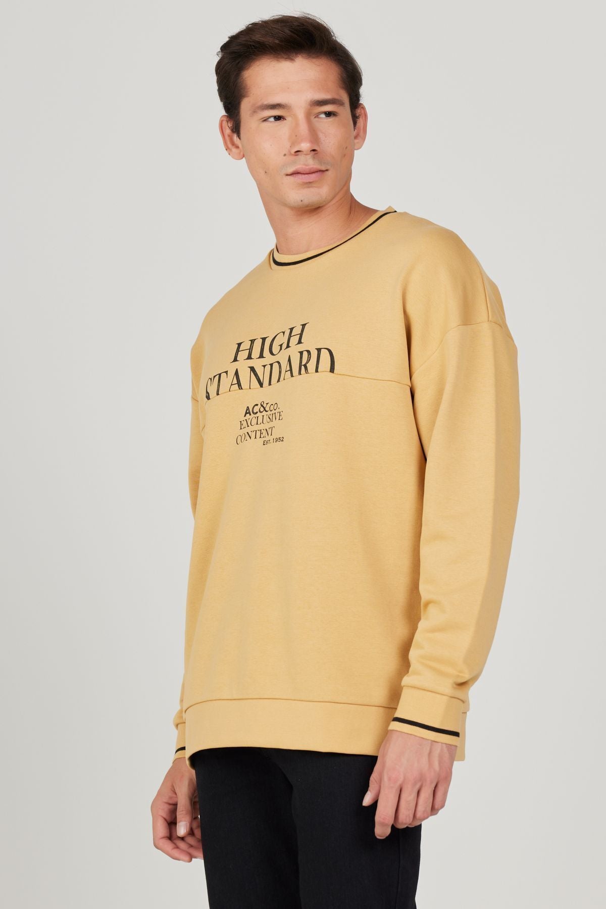 Men's mustard overwhelm